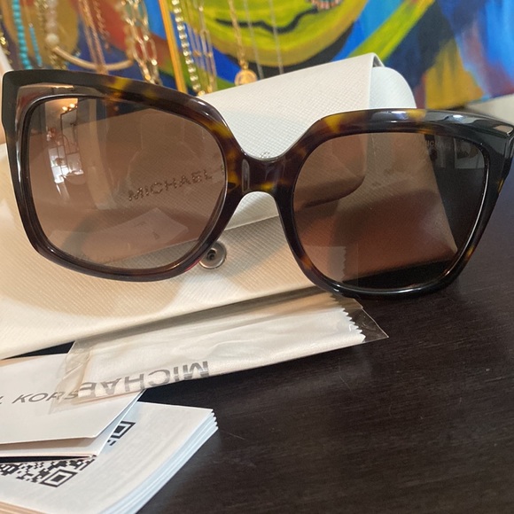 Michael Kors Cortina 2082 Sunglasses - Picture 4 of 8